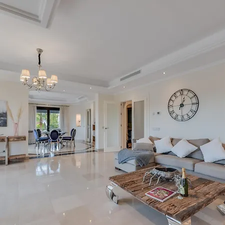Spacious 5 Bdrm Golfer's With Gym And Sauna