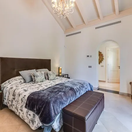 Spacious 5 Bdrm Golfer's With Gym And Sauna Estepona