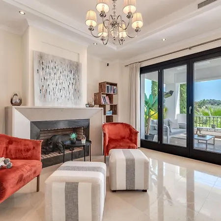 Spacious 5 Bdrm Golfer's With Gym And Sauna Apartment