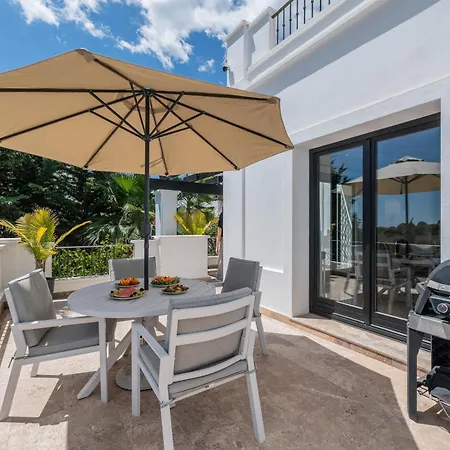 Apartment Spacious 5 Bdrm Golfer's With Gym And Sauna Estepona