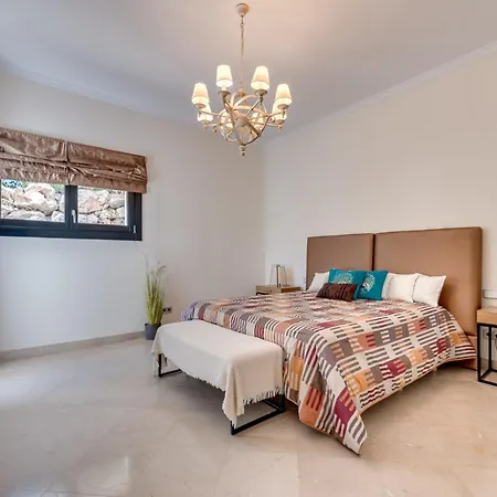 Apartment Spacious 5 Bdrm Golfer's With Gym And Sauna